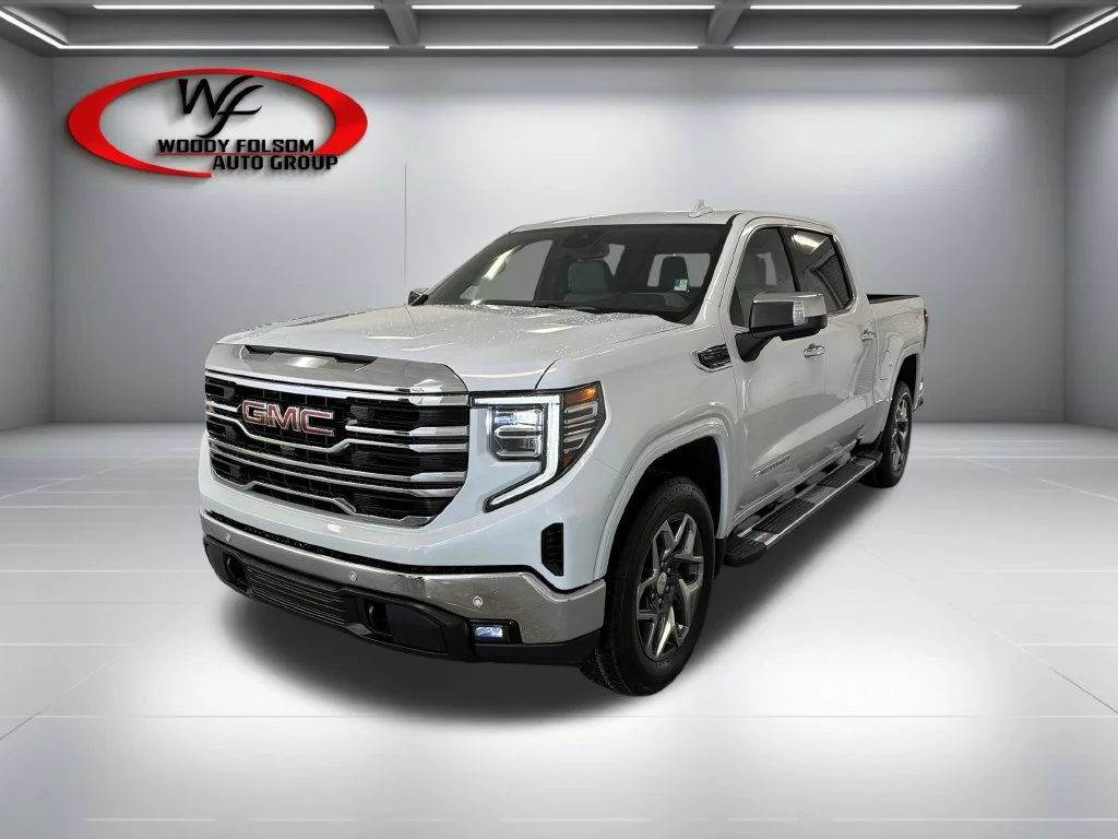 New 2026 Glacier White Tricoat GMC SLT image 3