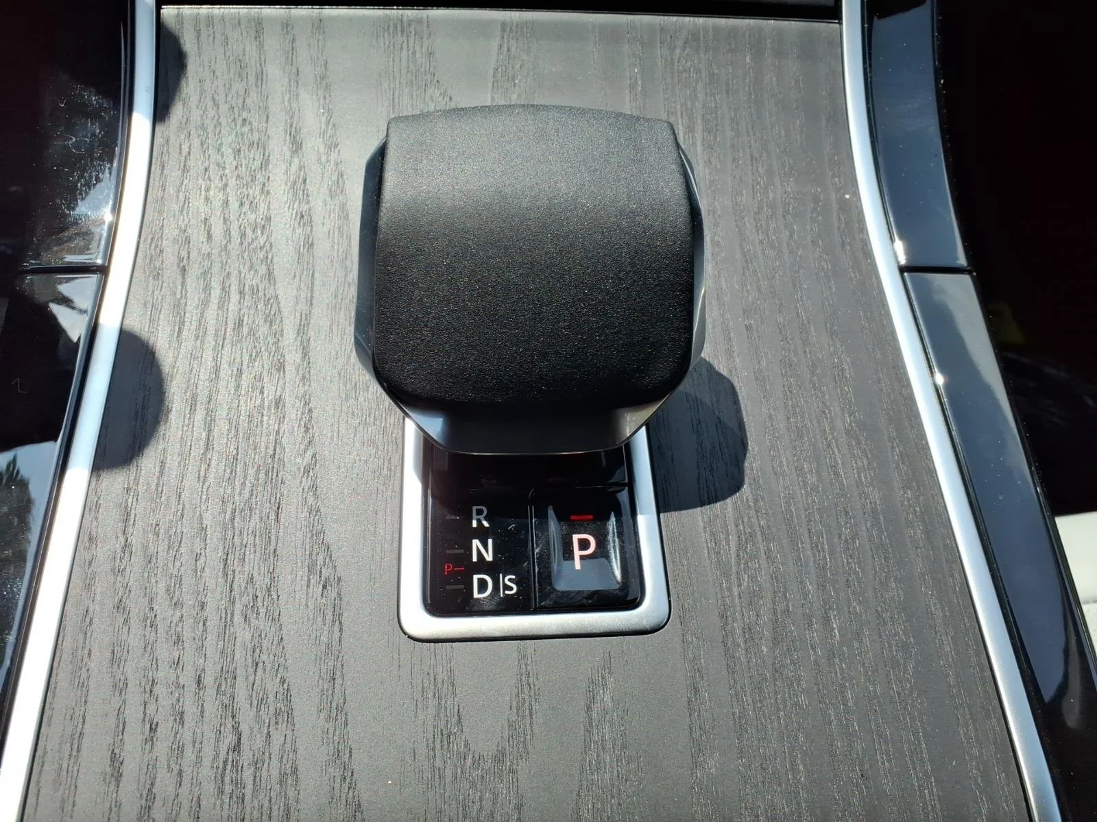 New 2026 Fuji White LAND ROVER S image 13