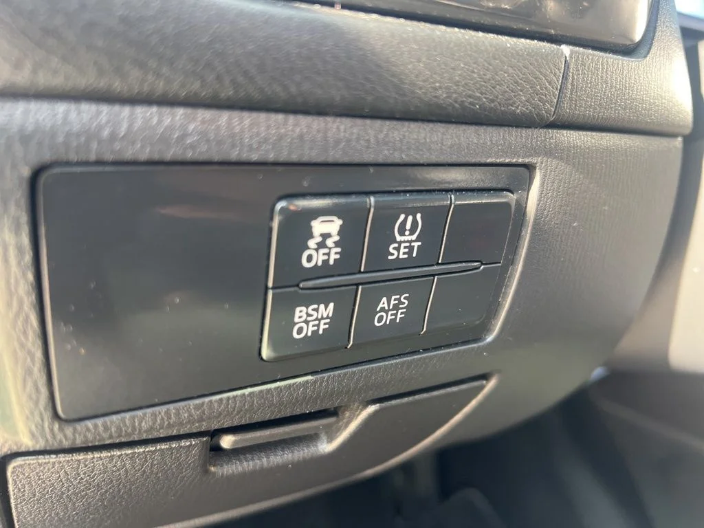 Used 2014 Blue Mazda i Grand Touring image 36