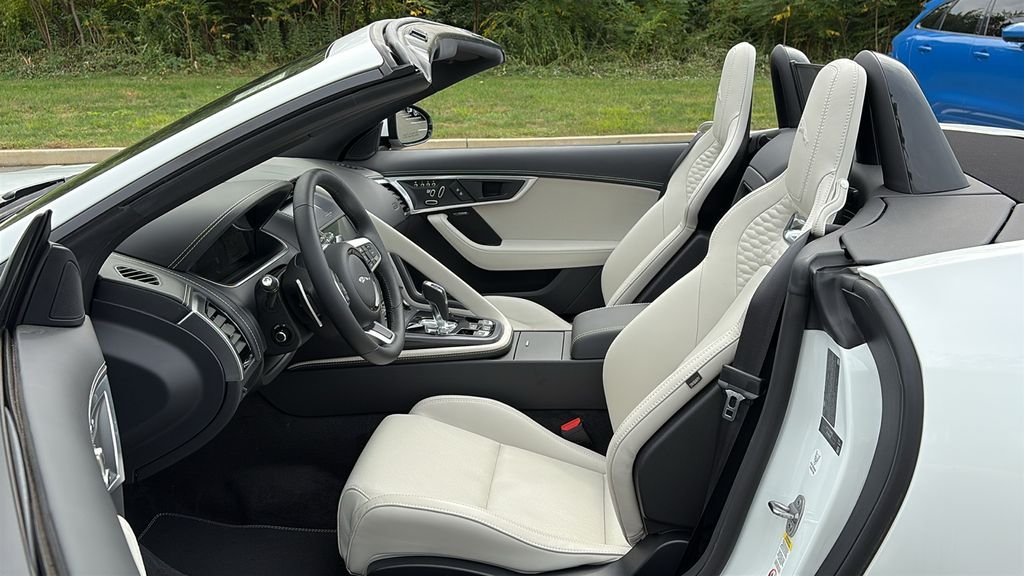 2024 Jaguar F-Type R-Dynamic - Photo 12