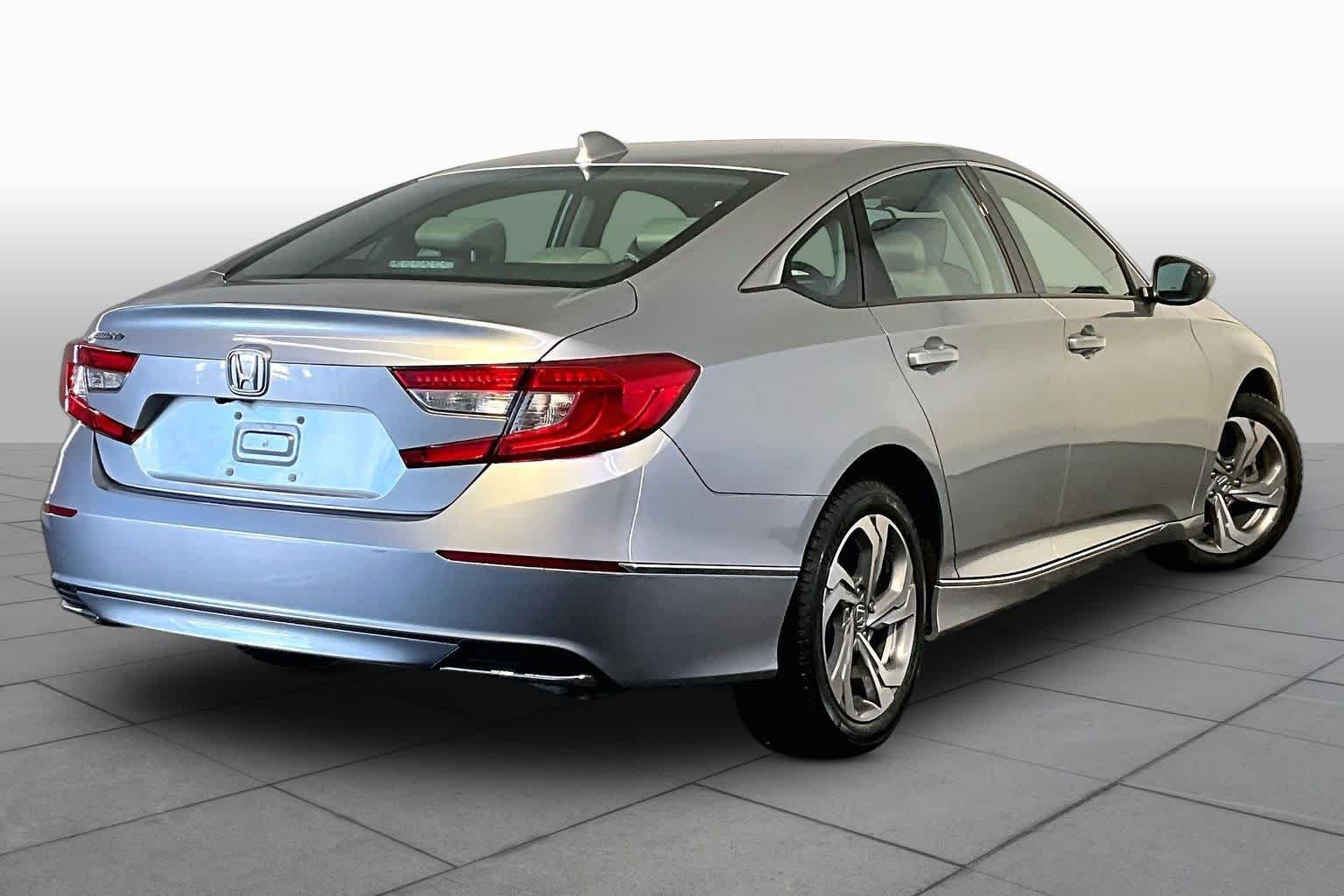 Used 2020 Lunar Silver Metallic Honda EX image 13