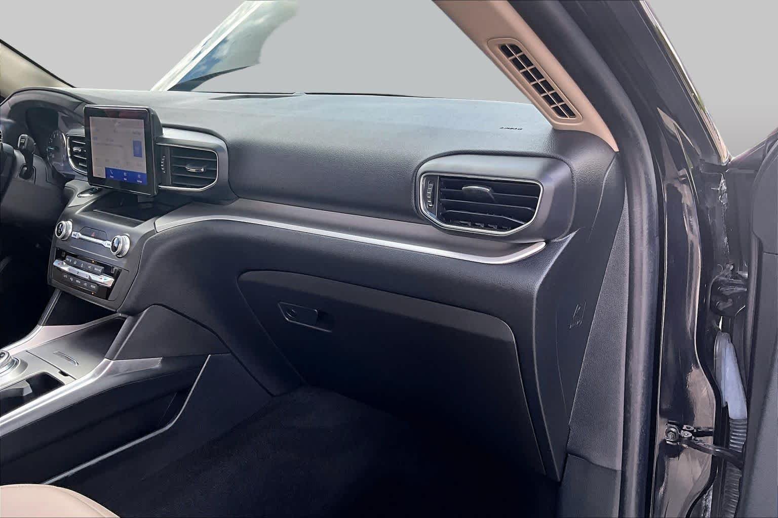 Used 2020 Agate Black Metallic Ford XLT image 16