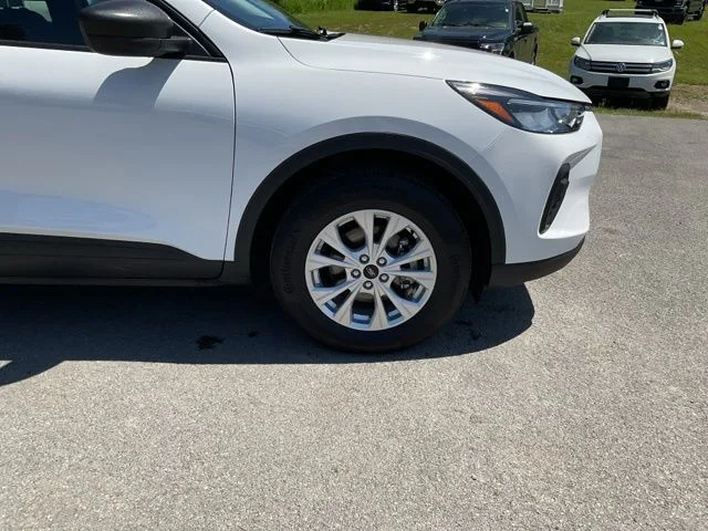 Used 2025 White Ford Active image 23