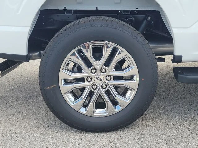 New 2026 Oxford White Ford Lariat image 8