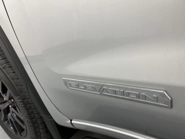 Used 2022 Silver GMC Elevation image 28