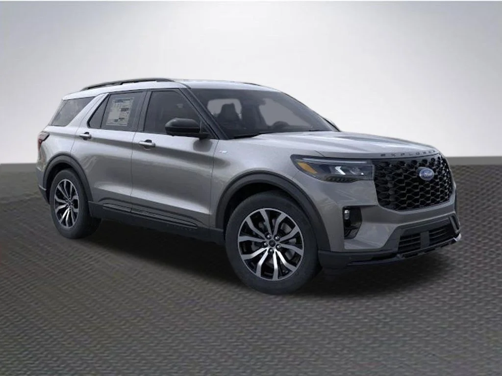 New 2026 Carbonized Gray Metallic Ford ST-Line image 7
