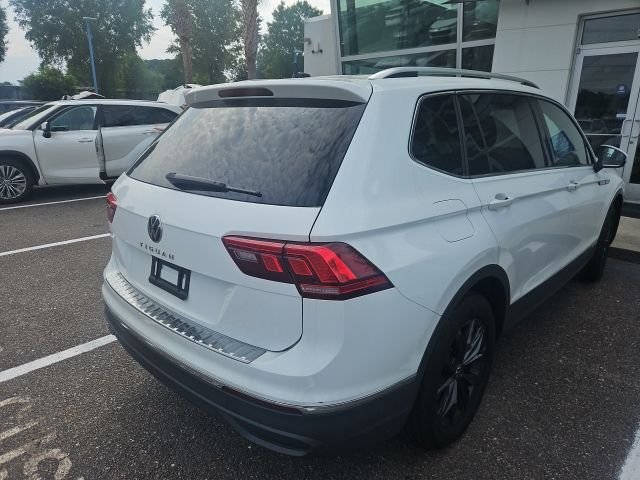 Used 2024 White Volkswagen 2.0T SE image 4