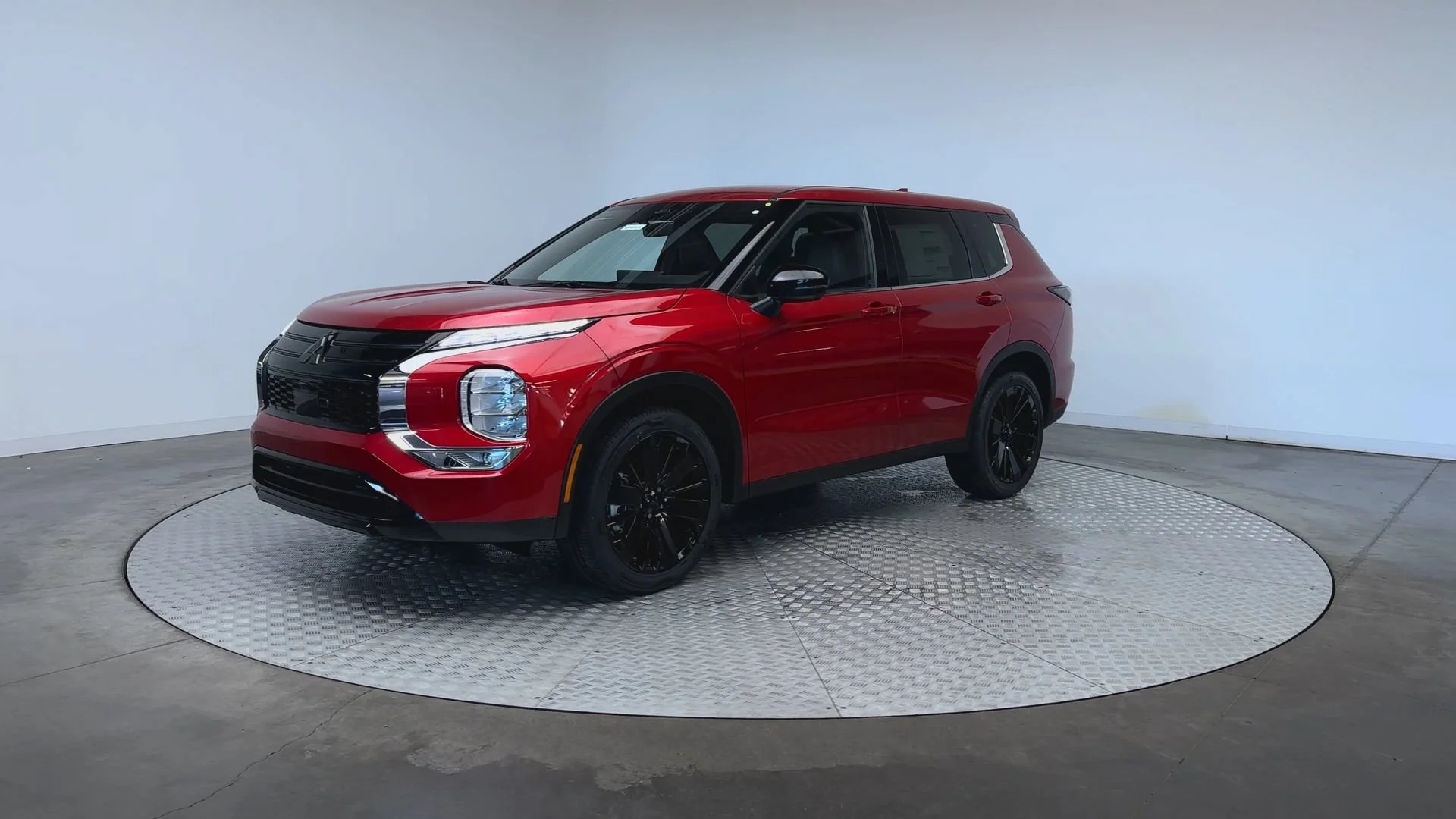 New 2026 Red Diamond Mitsubishi LE image 4