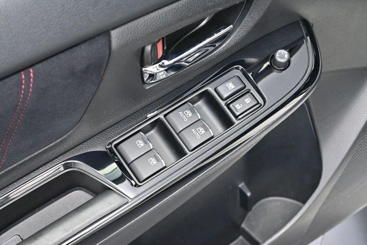 Used 2018 Crystal White Pearl Subaru STI Limited image 12