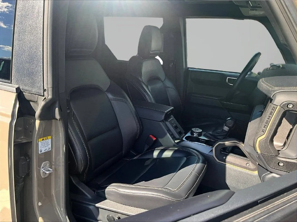 Used 2025 Gray Ford Badlands image 30