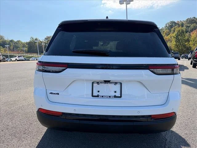 Used 2025 Bright White Clearcoat Jeep Altitude X image 4