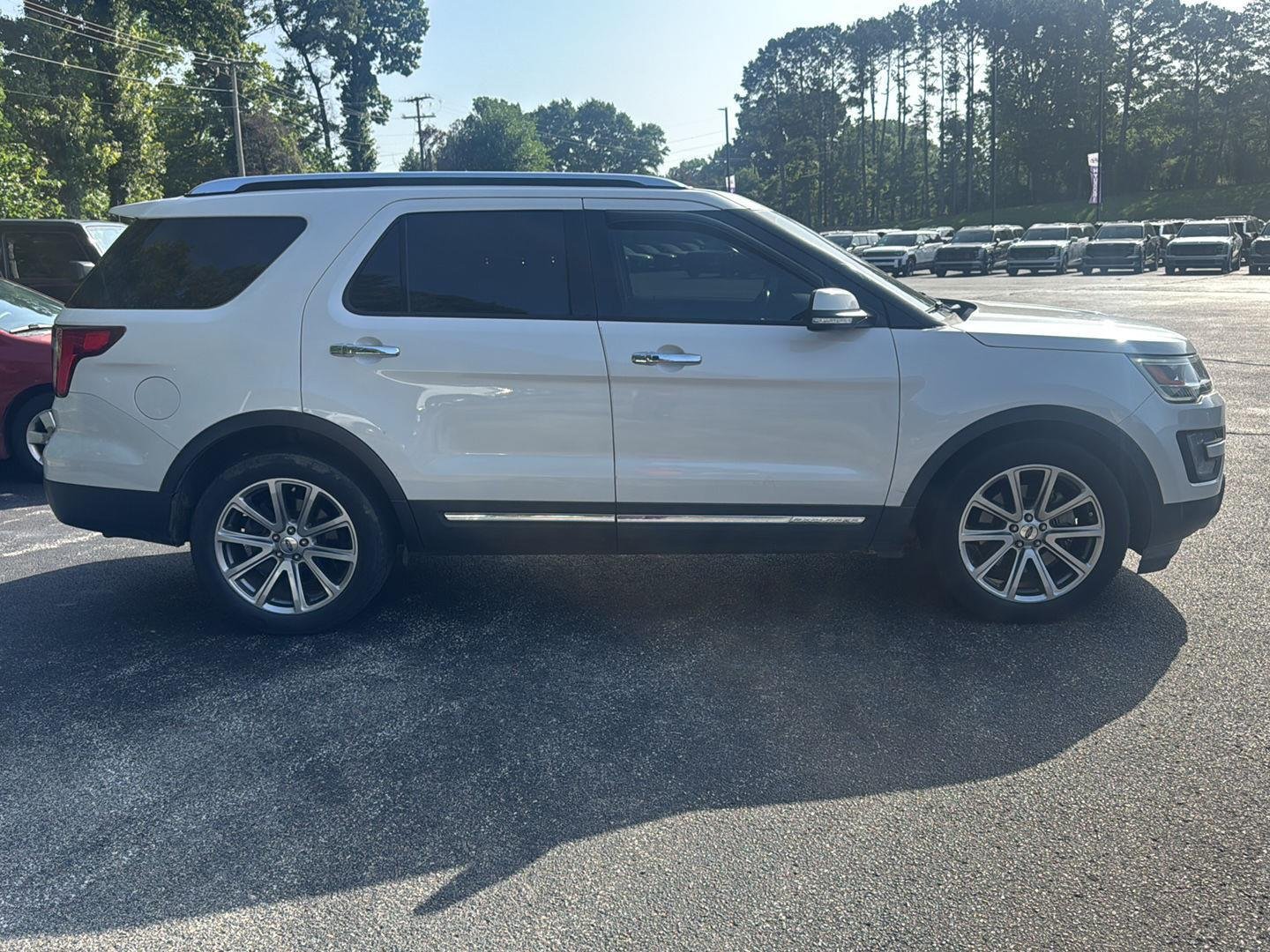 Used 2017 White Platinum Metallic Tri-Coat Ford Limited image 2