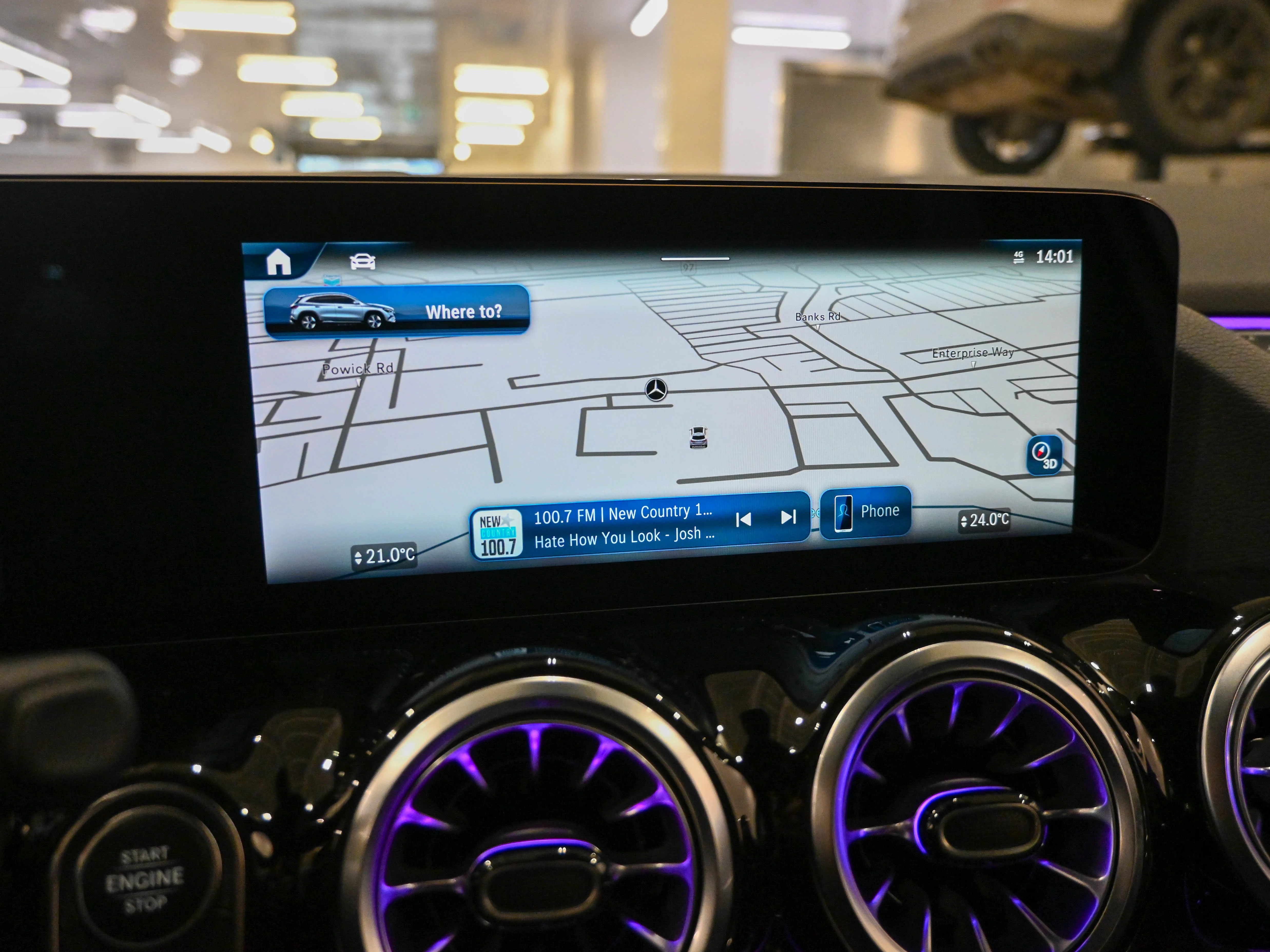 New 2025 Polar White Mercedes-Benz GLA 250 image 10