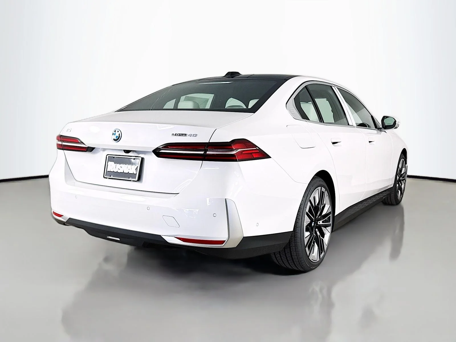 New 2026 Mineral White Metallic BMW eDrive40 image 7