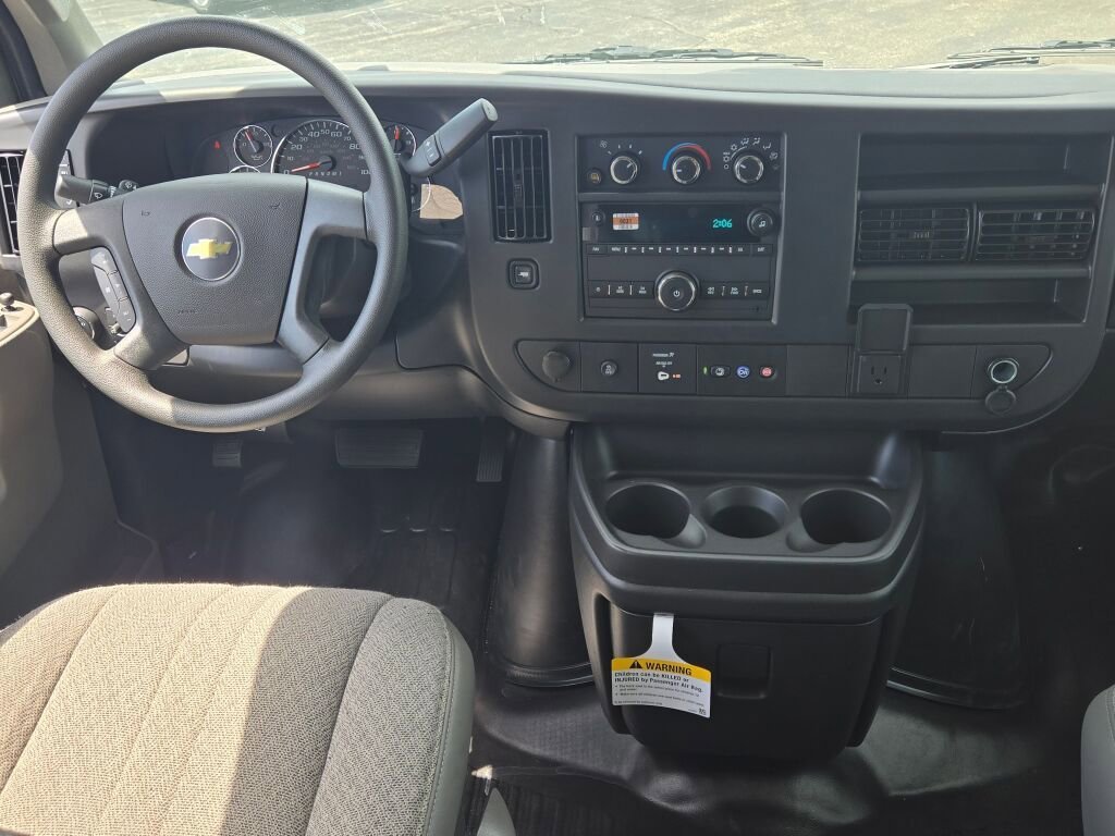 2025 Chevrolet Express Cargo Work Van - Photo 8