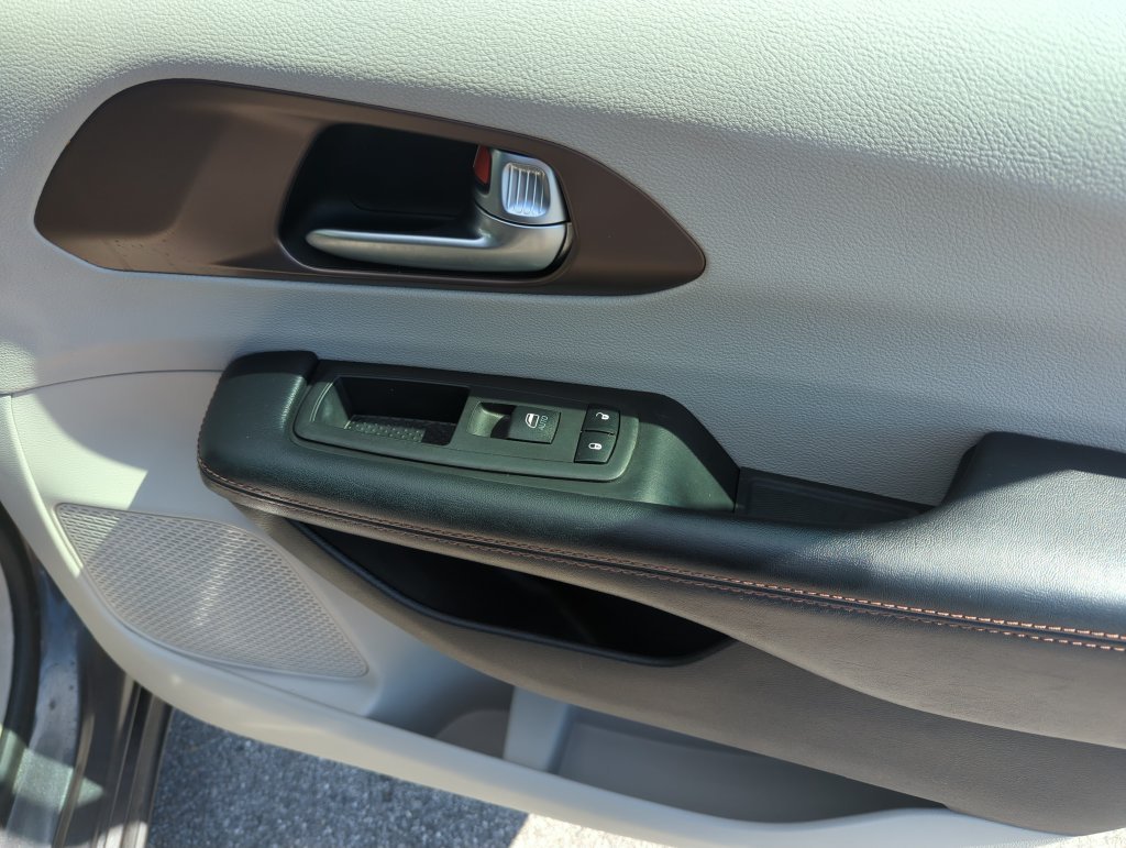 Used 2019 Gray Chrysler Touring Plus image 33