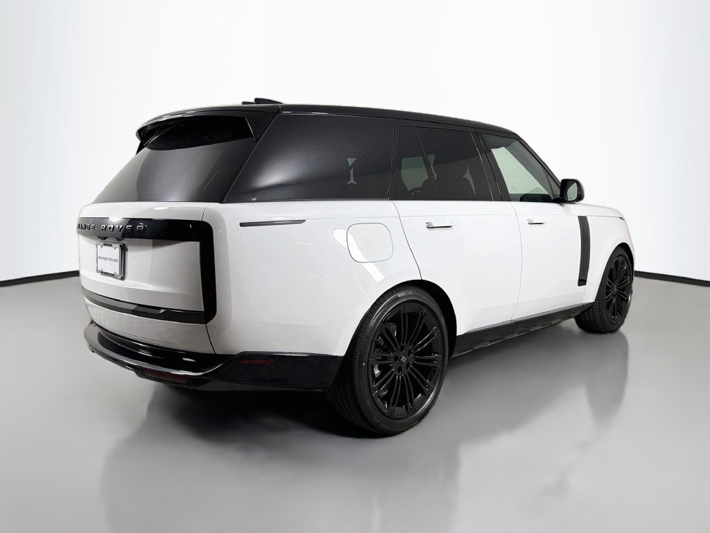 New 2027 Fuji White Land Rover SE image 5