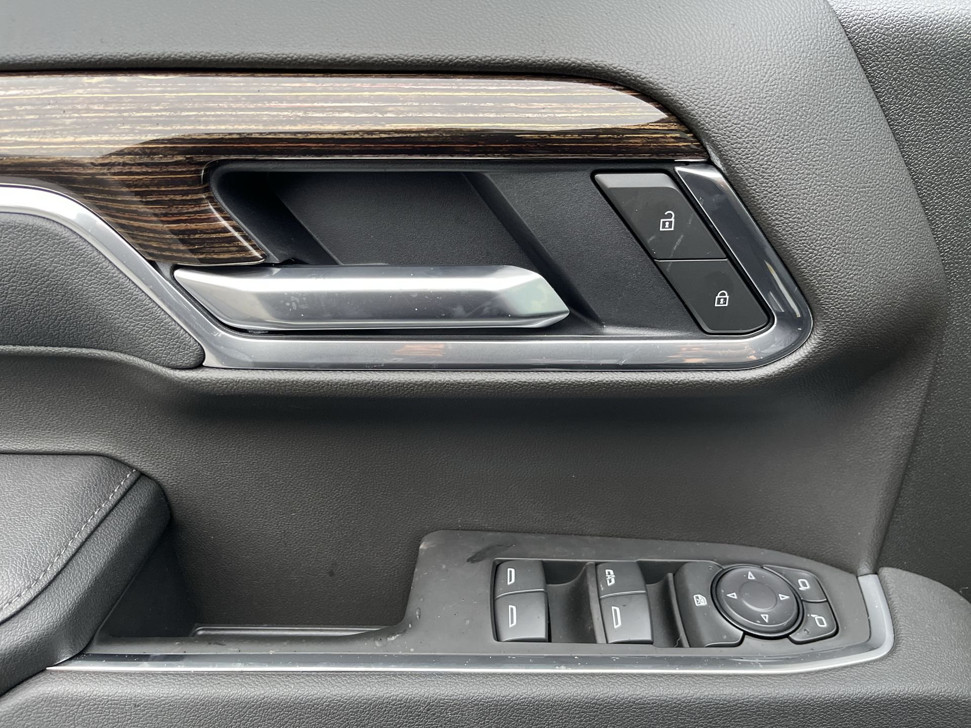 New 2026 Onyx Black GMC Elevation image 59