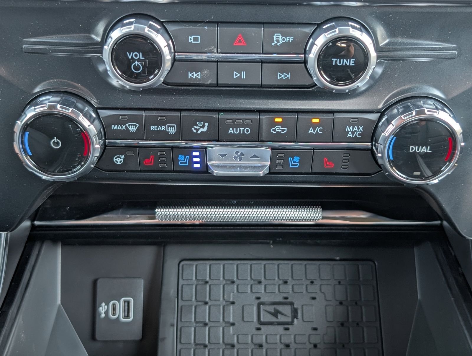 New 2026 Agate Black Metallic Ford Platinum image 19