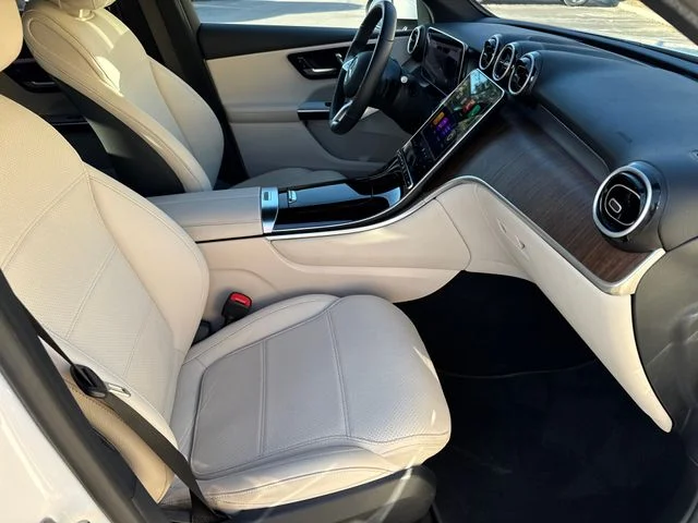 Used 2025 White Mercedes-Benz GLC 350e image 18