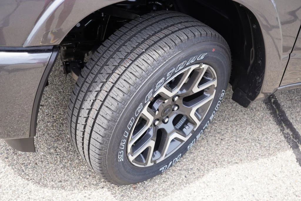 New 2026 Granite Crystal Metallic Clear-Coat Exterior Paint RAM Laramie image 9
