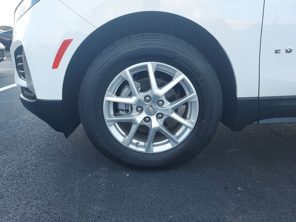 Used 2022 White Chevrolet LT image 10
