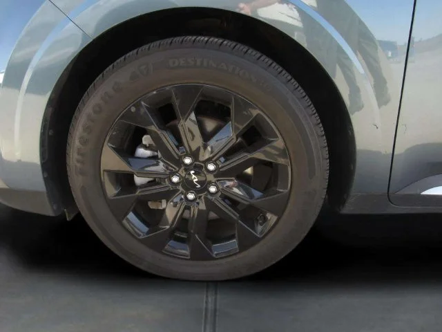 Used 2024 Blue Kia SX image 5