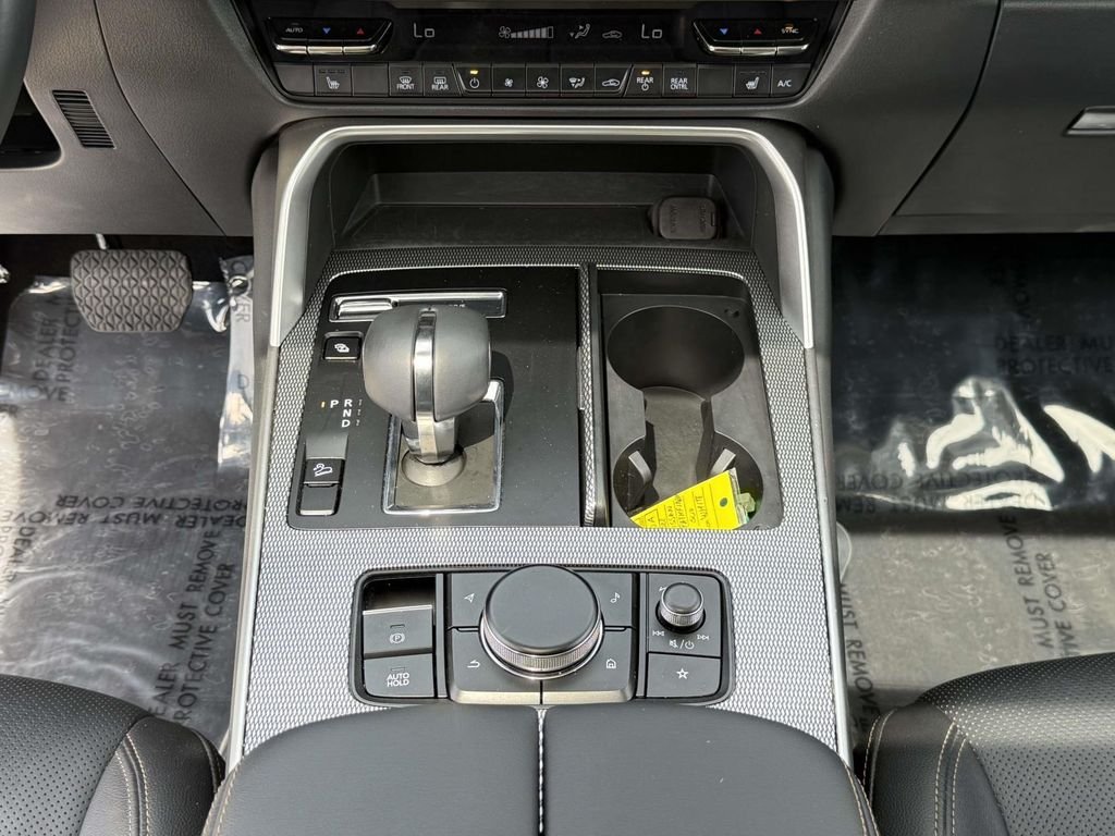 Used 2024 White Mazda Preferred image 22