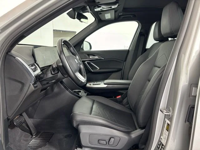 Used 2024 Space Silver Metallic BMW xDrive28i image 11