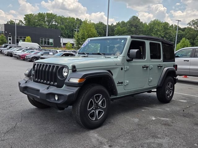 Used 2023  Jeep Sport S image 3