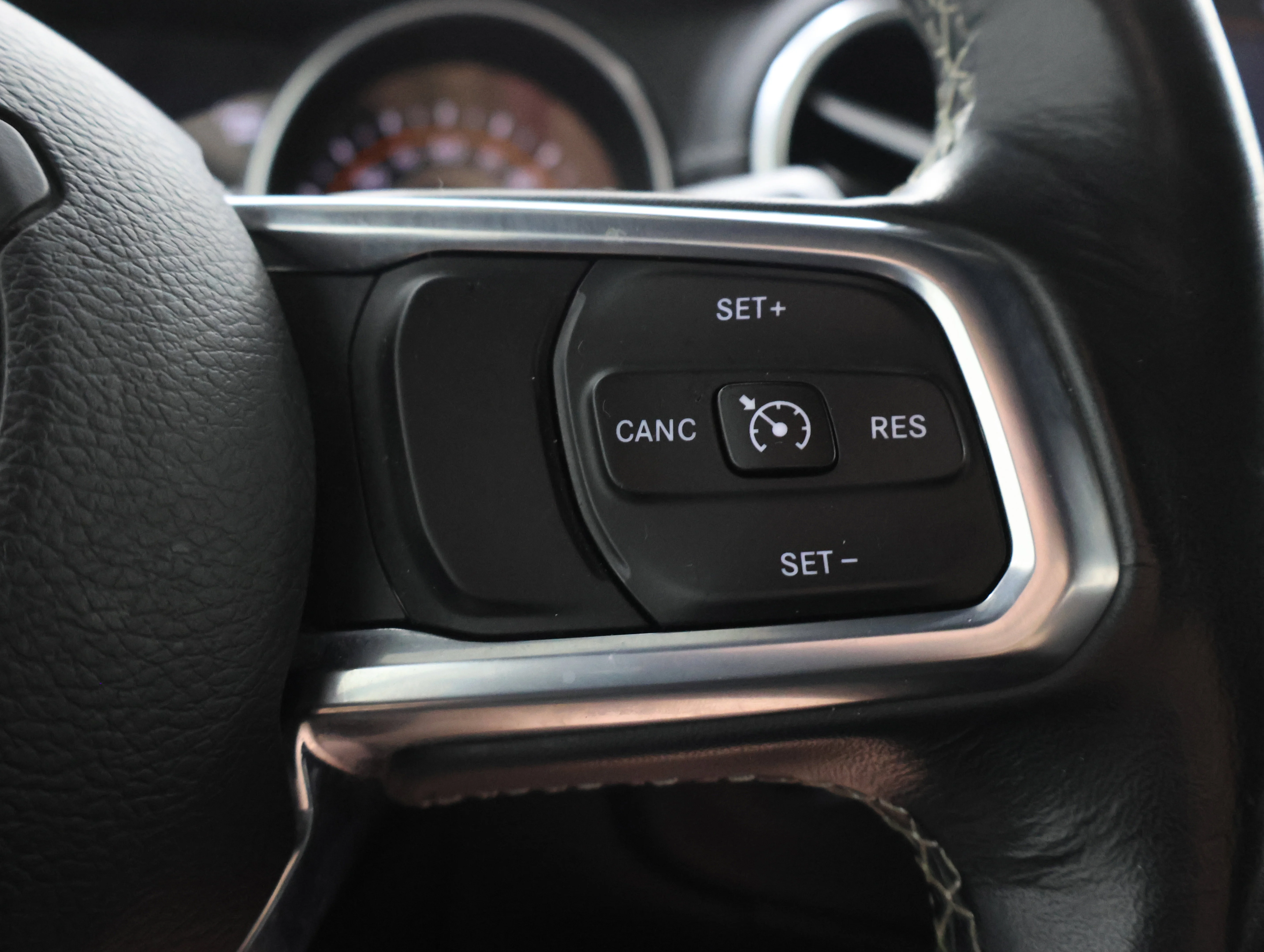 Used 2019 Bright White Clearcoat Jeep Unlimited Sahara image 12