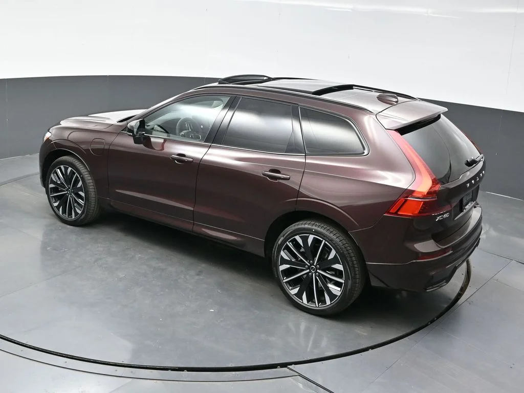 New 2026 Mulberry Red Volvo T8 Ultra image 37
