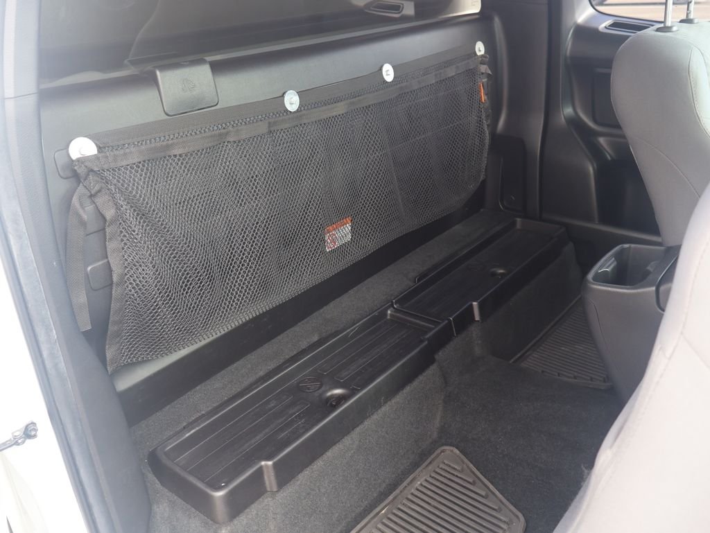 2022 Toyota Tacoma SR - Photo 8