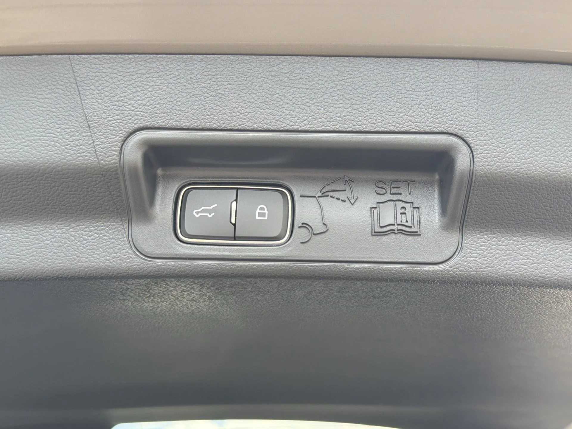New 2026 Marsh Gray Ford Tremor® image 31