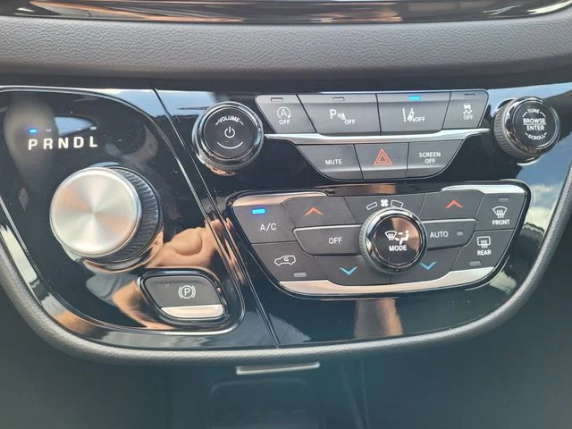 2026 Chrysler Voyager LX - Photo 26