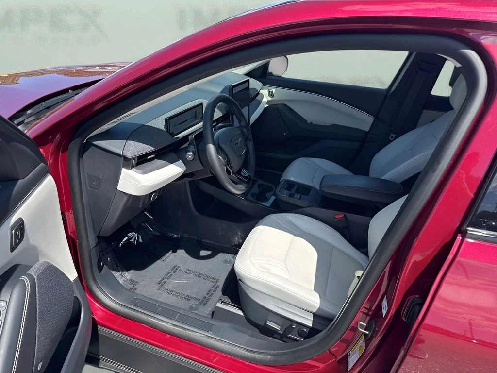 Used 2025 Red Ford Premium image 9