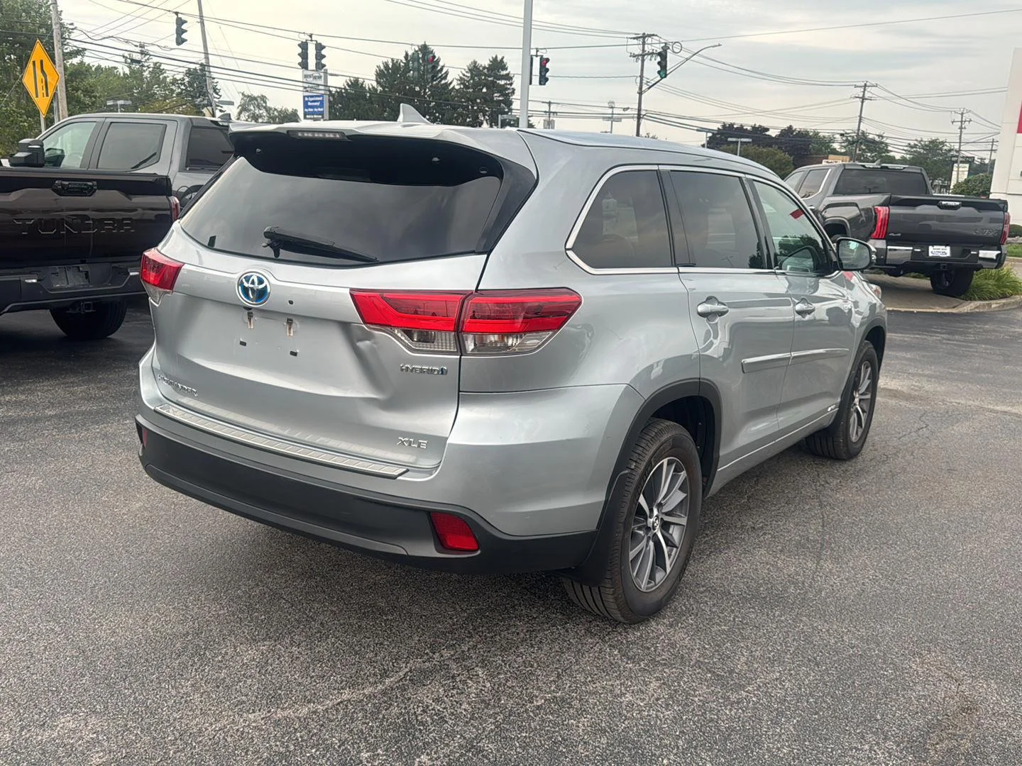 Used 2018 Celestial Silver Metallic Toyota XLE image 6