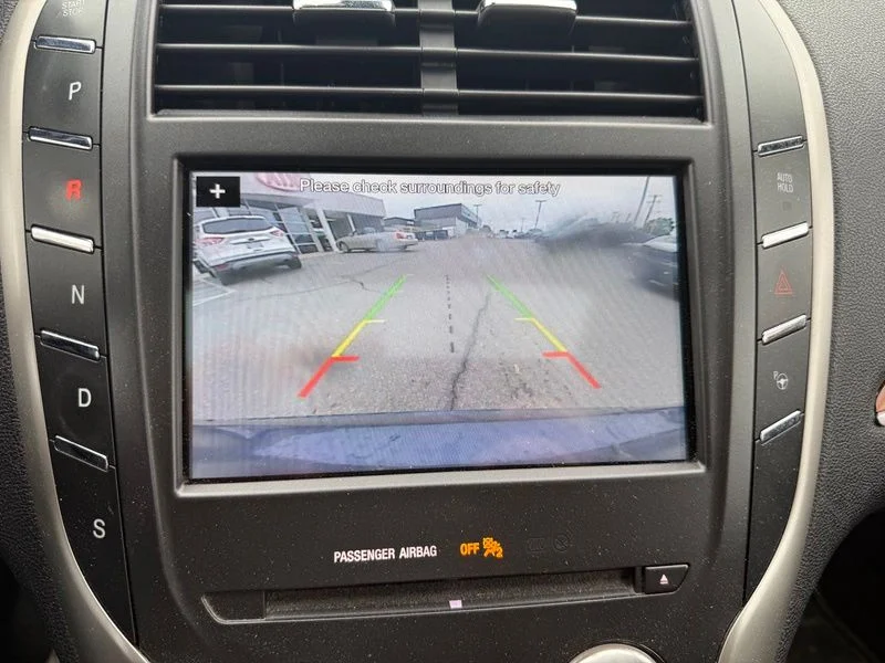 Used 2017 Black Lincoln Reserve image 13