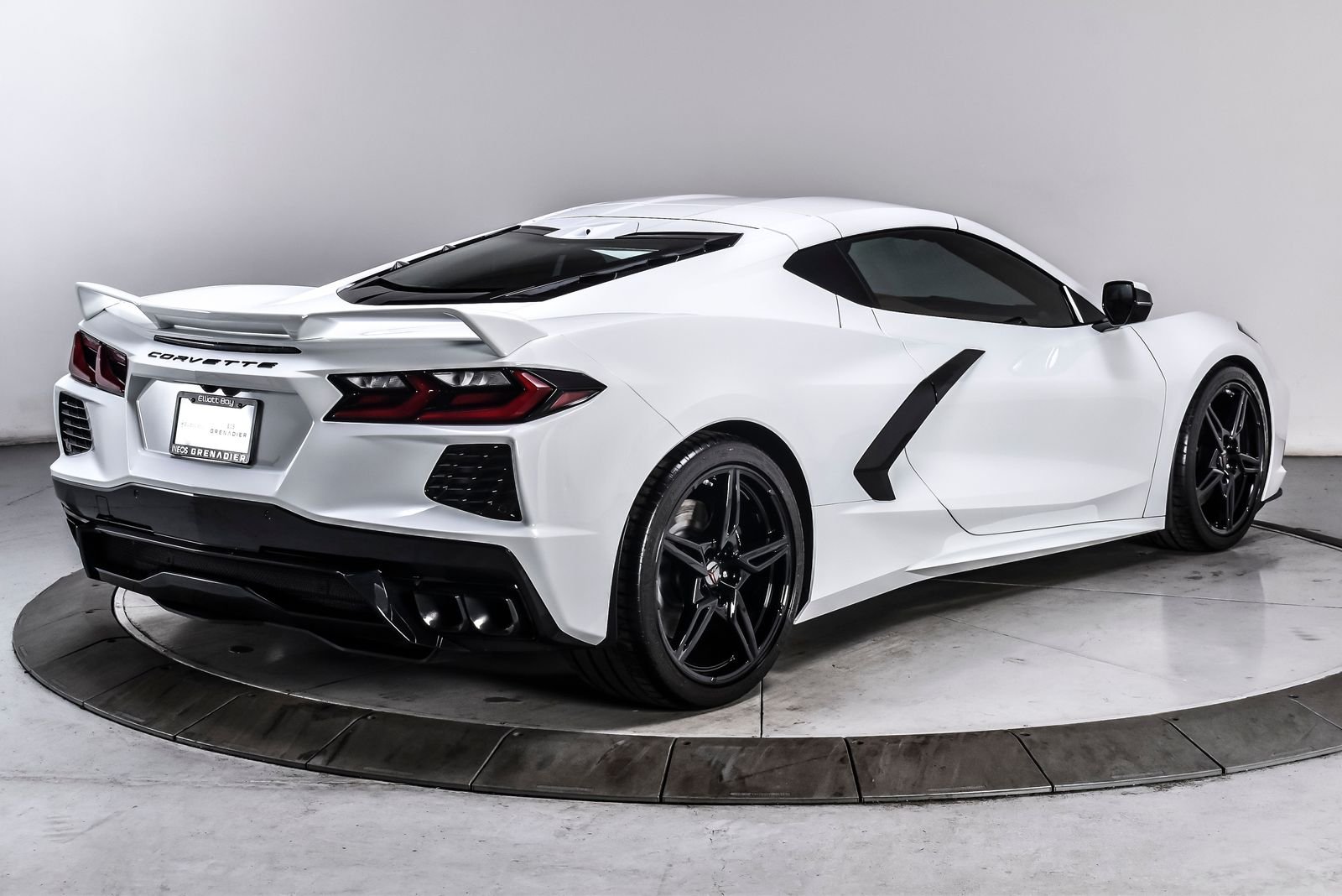 Used 2023 Arctic White Chevrolet Stingray image 5
