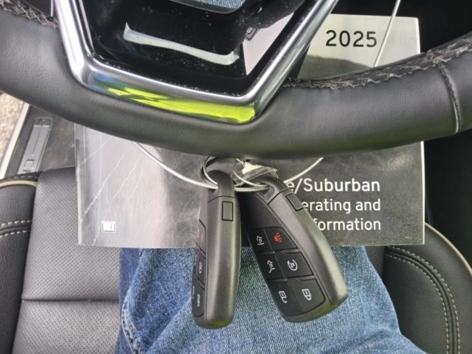Used 2025 Iridescent Pearl Tricoat Chevrolet Premier image 12