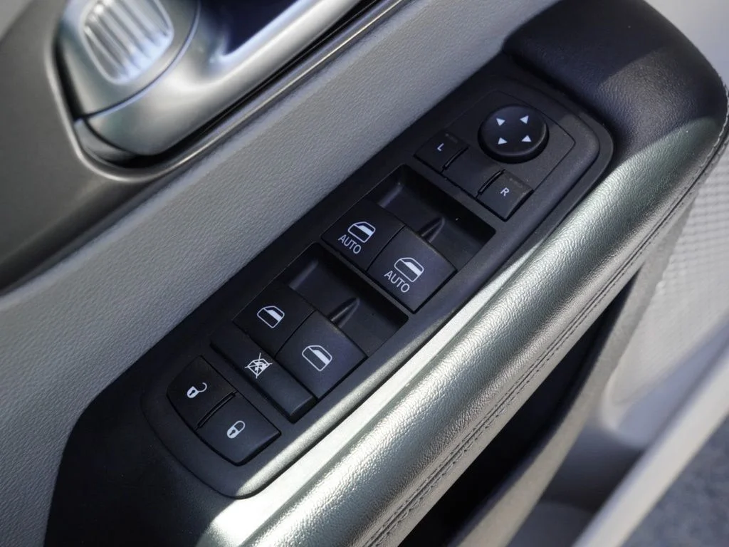 2023 Chrysler Pacifica Touring L - Photo 11