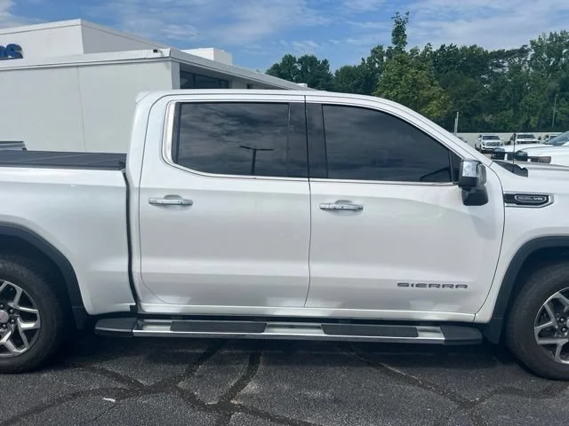 Certified Used 2022 White Frost Tricoat GMC SLT image 3
