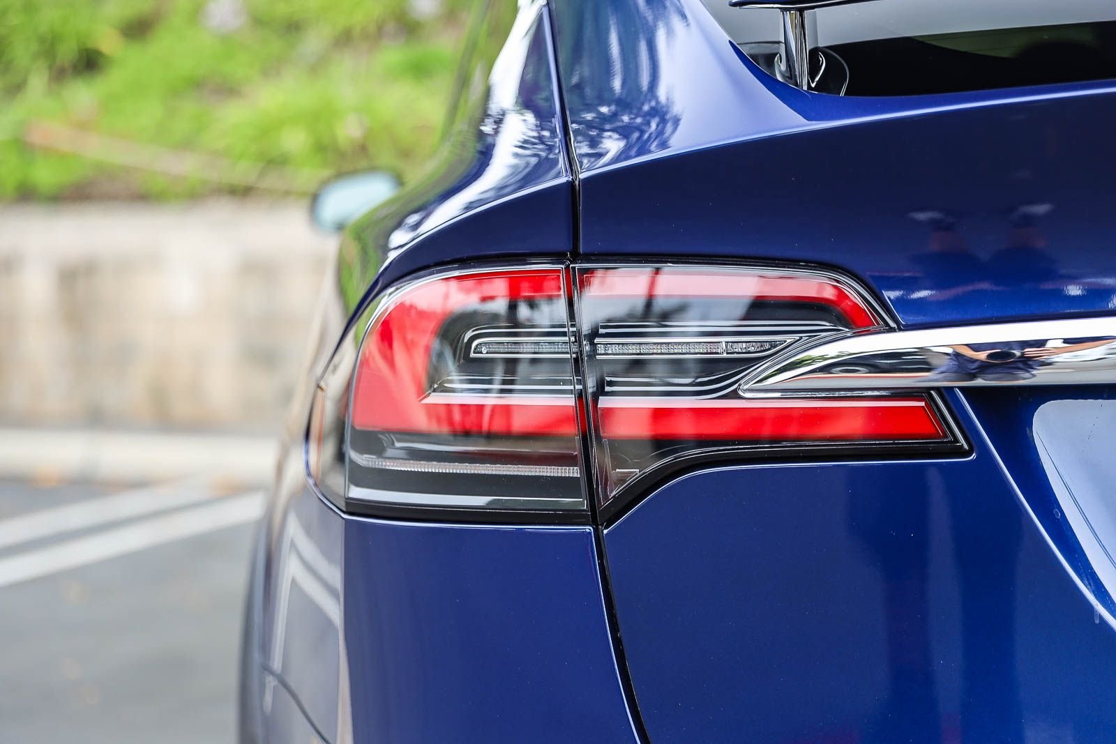 Used 2020 Deep Blue Metallic Tesla Performance image 7