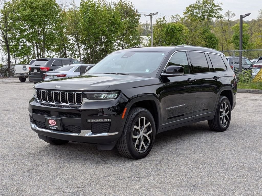 Used 2023 Black Jeep Limited image 11
