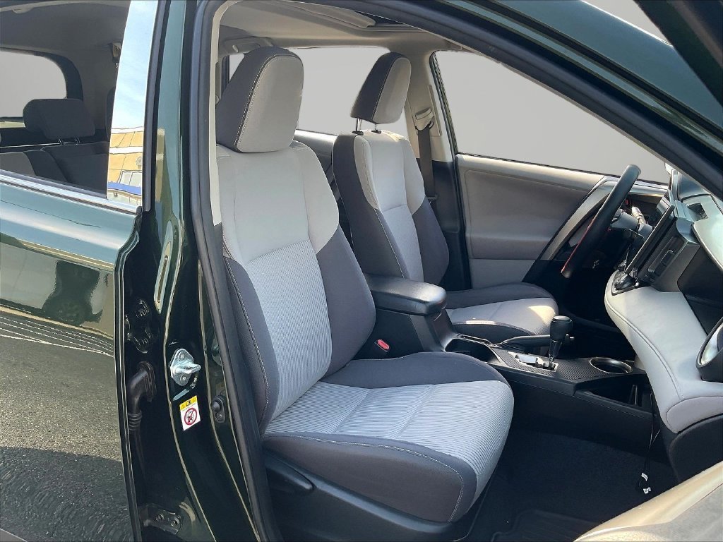 Used 2013 Green Toyota XLE image 29