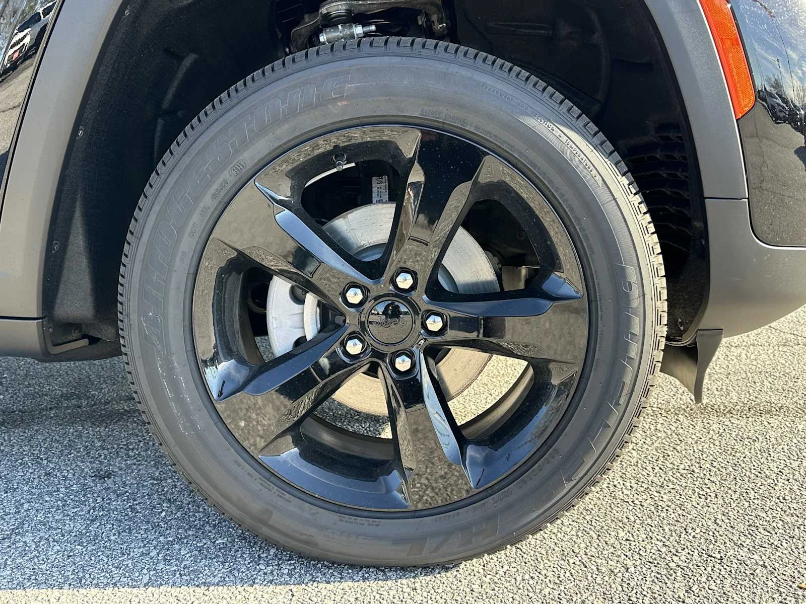 New 2025 Diamond Black Crystal Pearlcoat Jeep Altitude X image 12