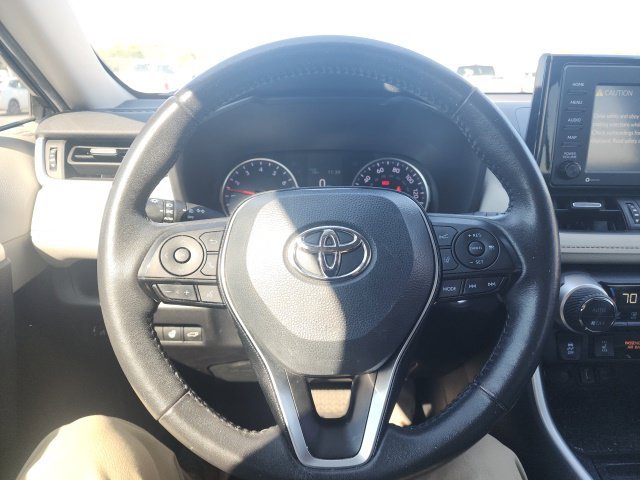 Used 2021 Black Toyota XLE Premium image 13