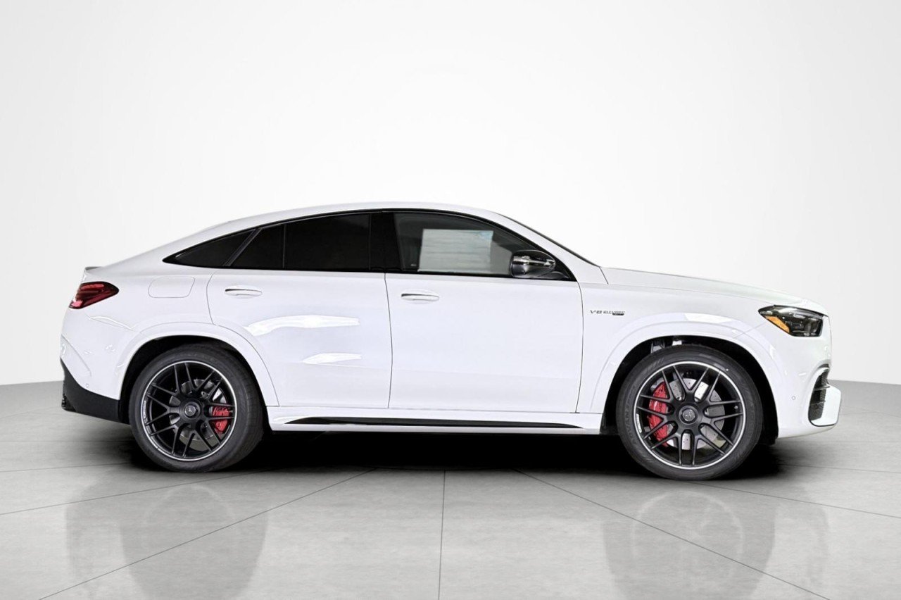 New 2026 MANUFAKTUR Moonlight White Metallic Mercedes-Benz AMG® GLE 63 S 4MATIC+ Coupe image 4