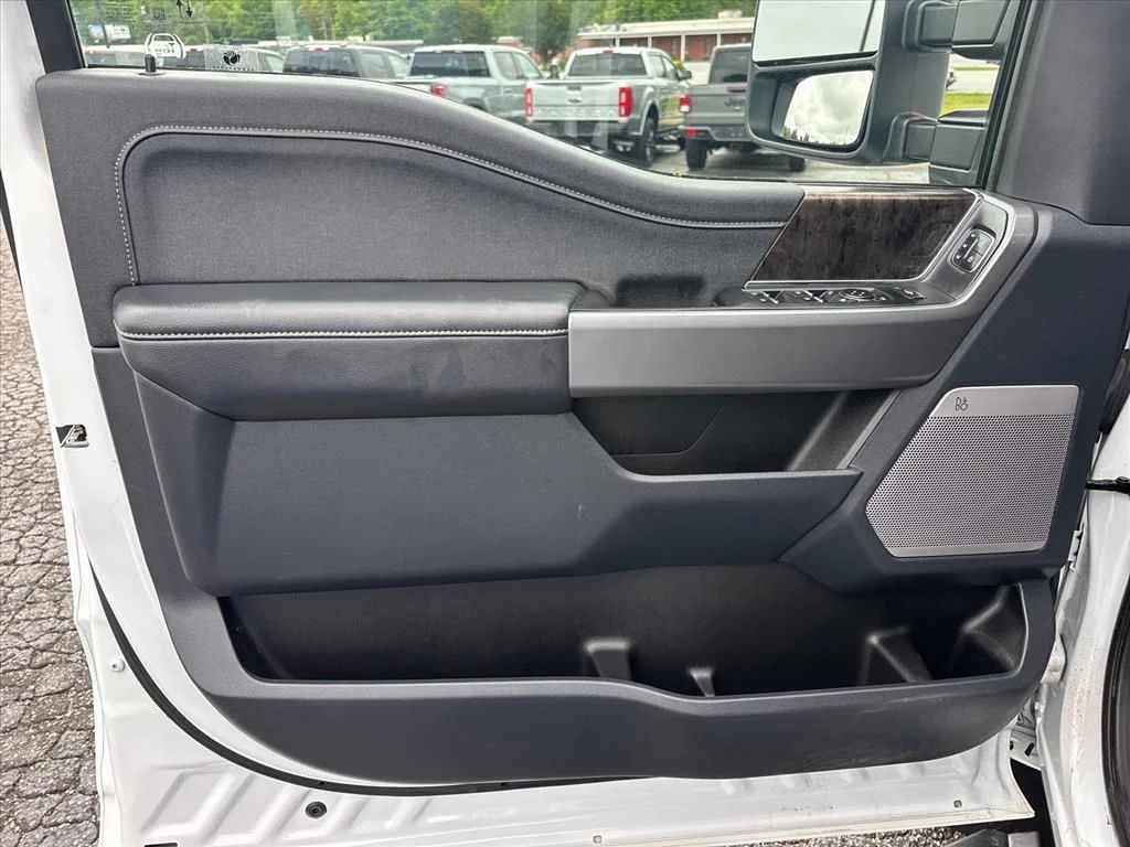 Used 2025 White Ford Lariat image 26