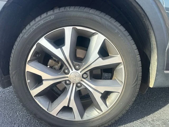 Used 2022 Green Hyundai SEL image 6